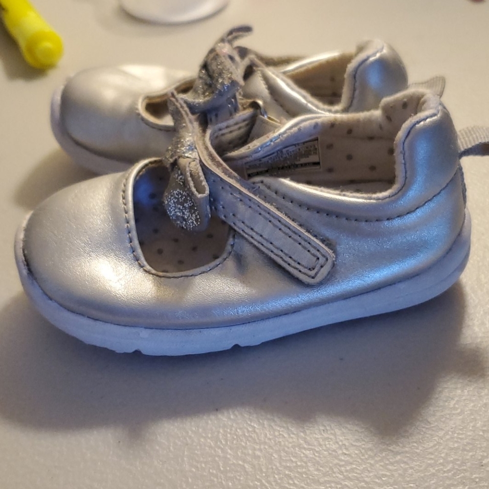 Carters brand gray little girl shoes. - Picture 2 of 3